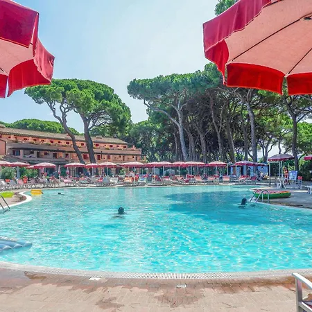 Beautiful apartment in Puntone w/ Outdoor swimming pool&1 Bedrooms Appartement